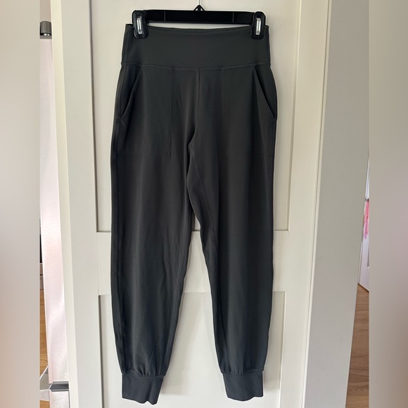 Lululemon Align Joggers - Picture 1 of 7